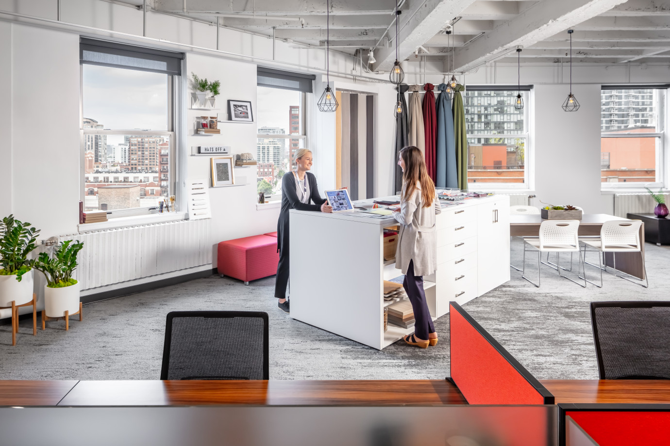 Preview of 2019 NeoCon Showroom Shots, CMF with people