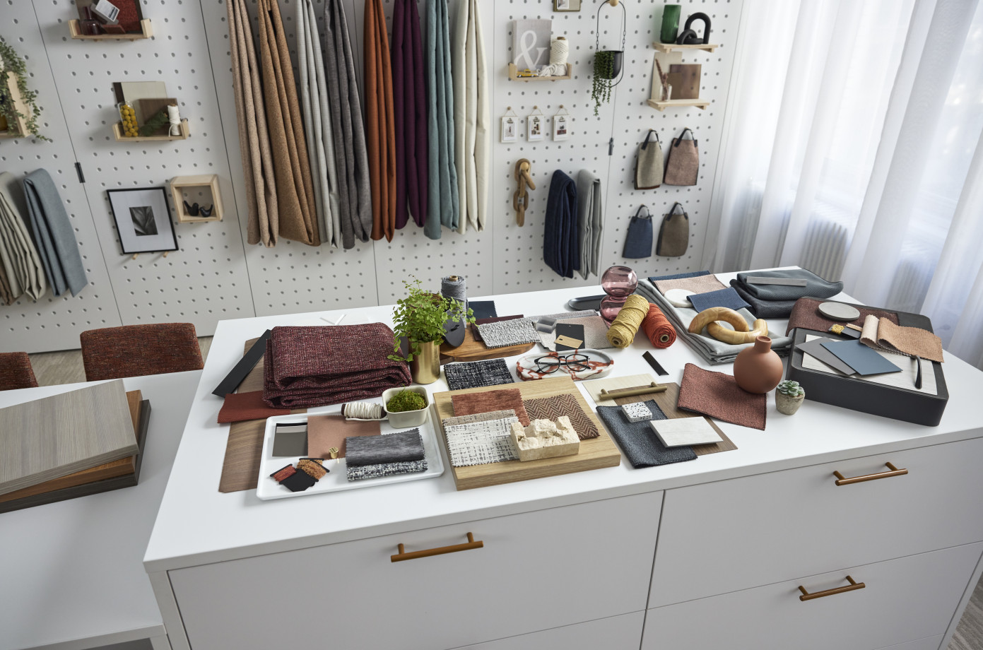 Preview of AIS NY Showroom, CMF Center, Itzee Stool, L Series Storage