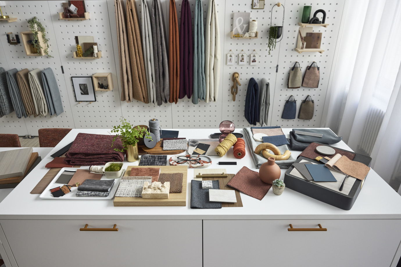 Preview of AIS NY Showroom, CMF Center, Itzee Stool, L Series Storage