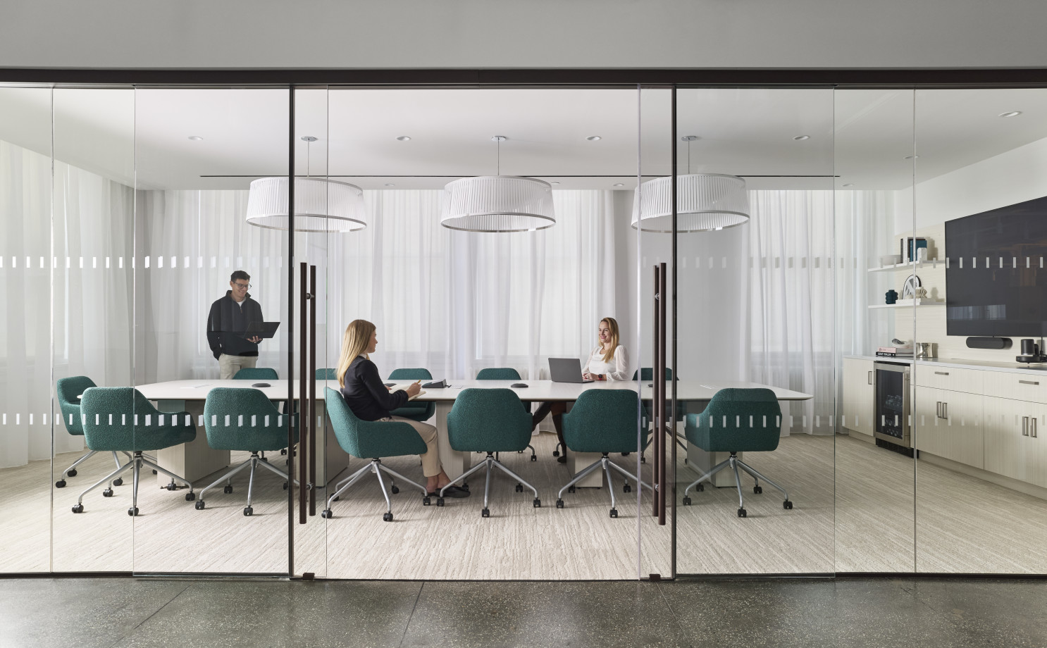 Preview of AIS NY Showroom, Calibrate Conference Table, Juggle Conference Chair, AIS CaseWorks