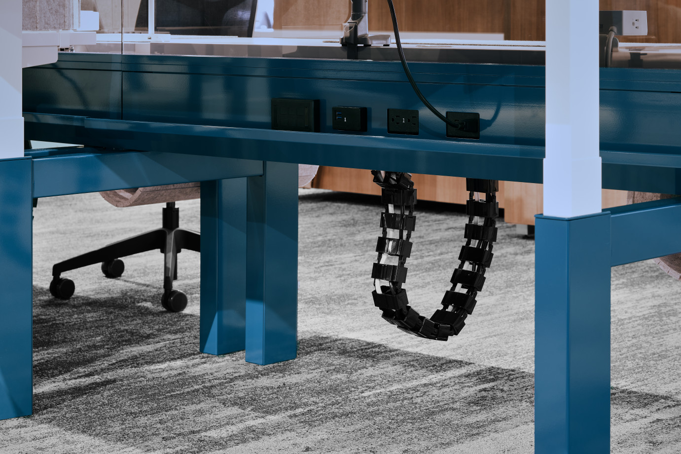Preview of NeoCon 2023 Encounter PowerBench H-Leg Base Detail 