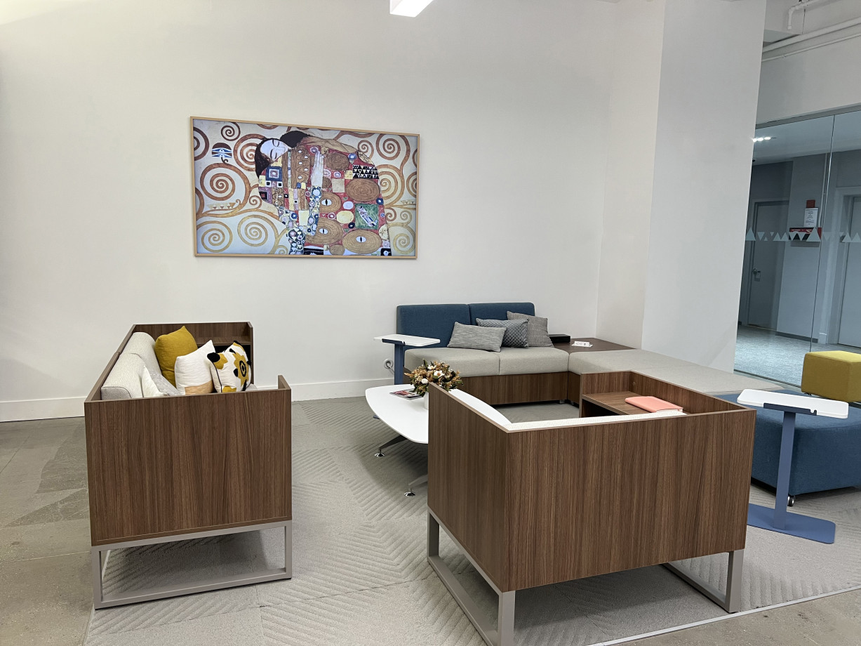 Preview of New York Showroom 2023 Lounge with Chatham Cove and LB Lounge