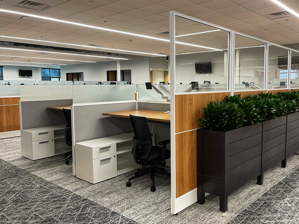 Preview of Client Site with Divi Laminate Panels with 24” Glass Stack on aisleway and fabric within stations