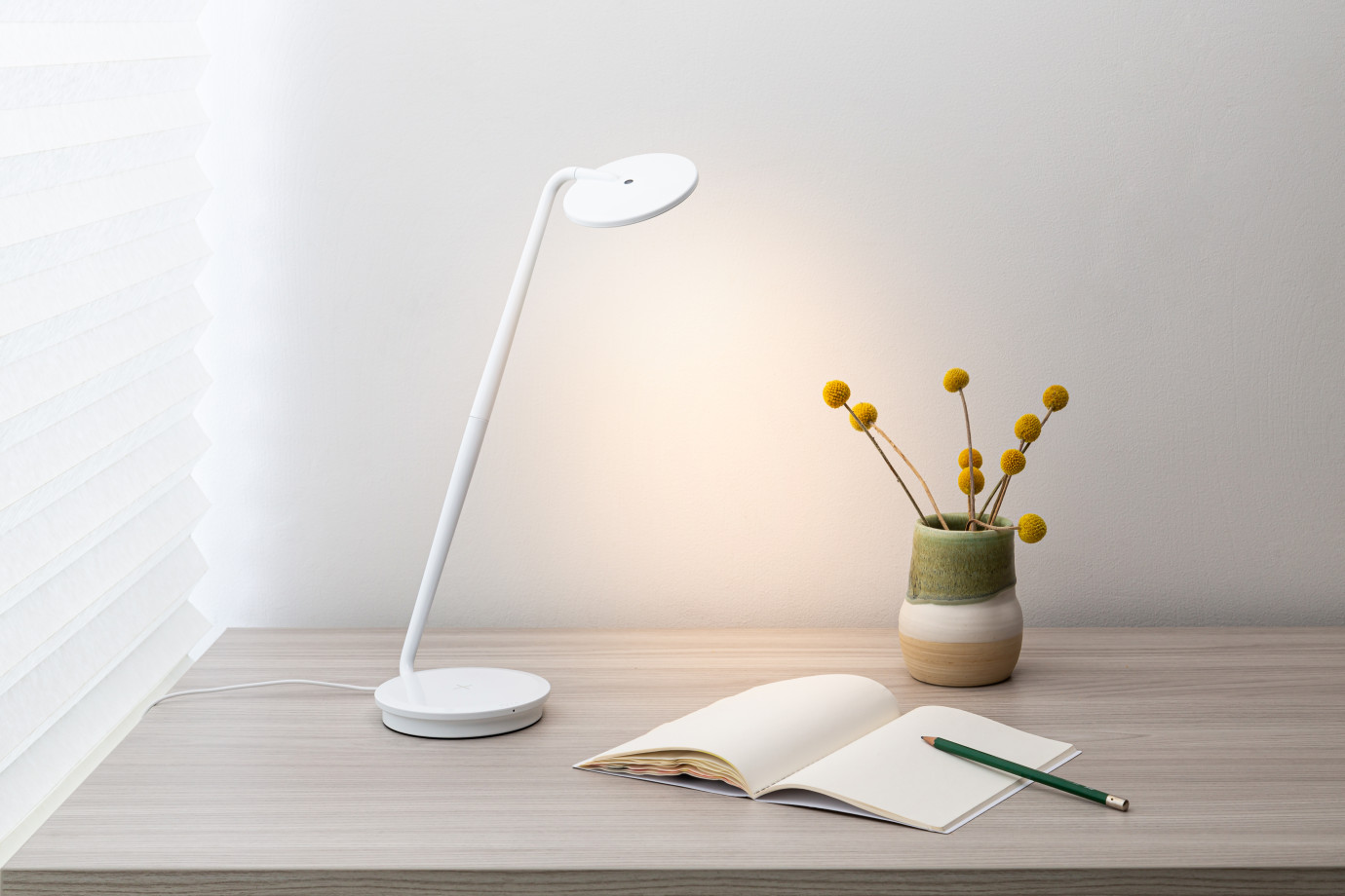 Preview of Pixo Plus Desk Lighting in White
