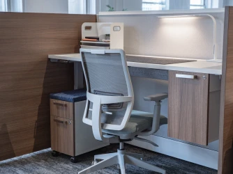 Devens with Divi, Gallery Panel and Calibrate Suspended Pedestal