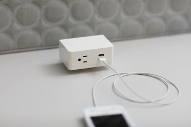 Ashley Uno Desktop mounted Power and USB