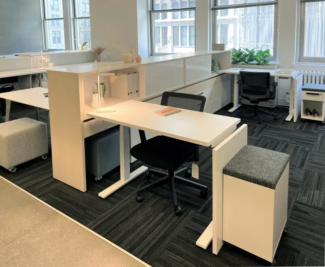 New York 2023 Calibrate Community with Day-to-Day Height Adjustable Table