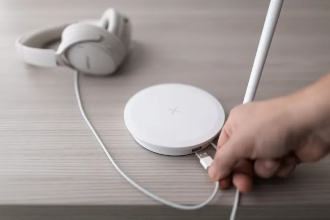 Pixo Plus desk lighting plug in charging port