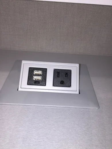 Pop up power and data detail view: Electric Dock 700