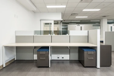 Matrix Workstations with Upmounted Grey Tint Glass, Tool Rail Inserts and L Series Pedestals Client Space