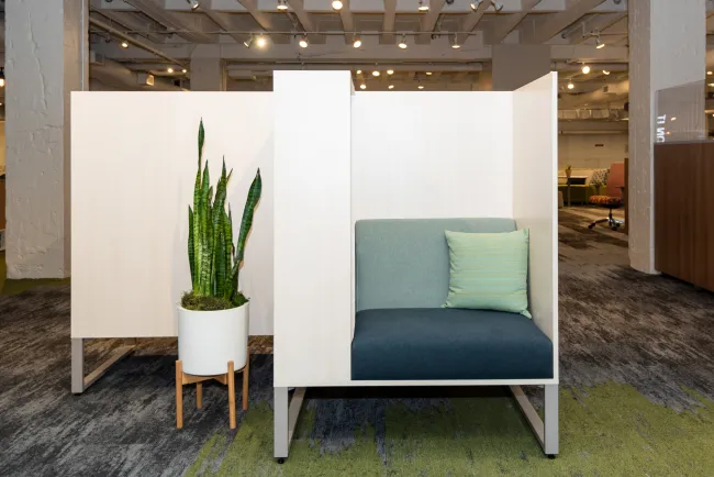 NeoCon 2021 Chatham Cove 58” High